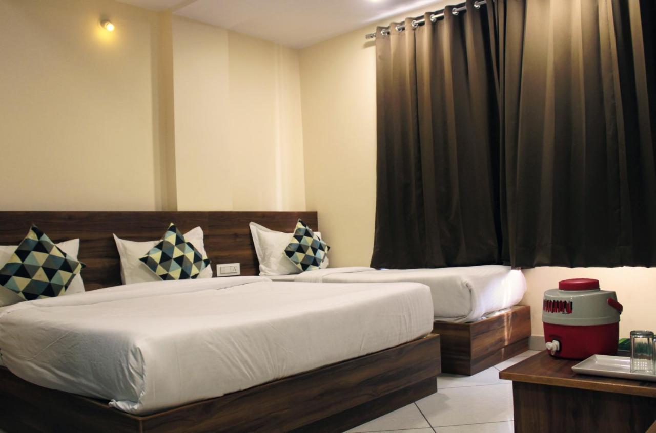Maruti Group Of Hotels - Shri Naman Nāthdwāra Dış mekan fotoğraf