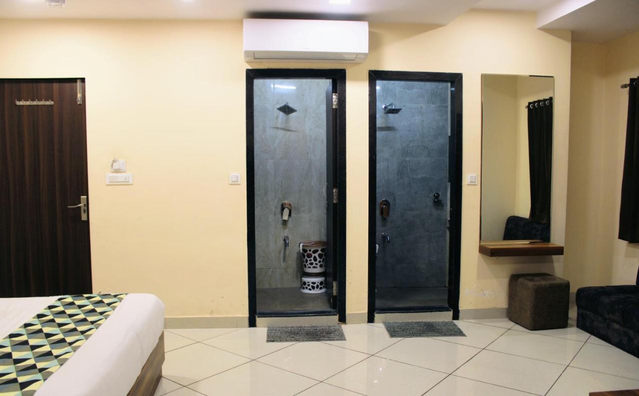 Maruti Group Of Hotels - Shri Naman Nāthdwāra Dış mekan fotoğraf