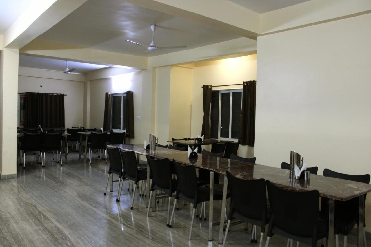 Maruti Group Of Hotels - Shri Naman Nāthdwāra Dış mekan fotoğraf