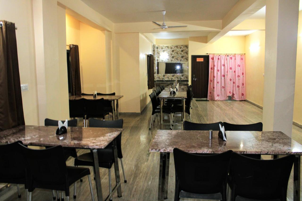 Maruti Group Of Hotels - Shri Naman Nāthdwāra Dış mekan fotoğraf