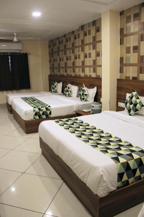 Maruti Group Of Hotels - Shri Naman Nāthdwāra Dış mekan fotoğraf