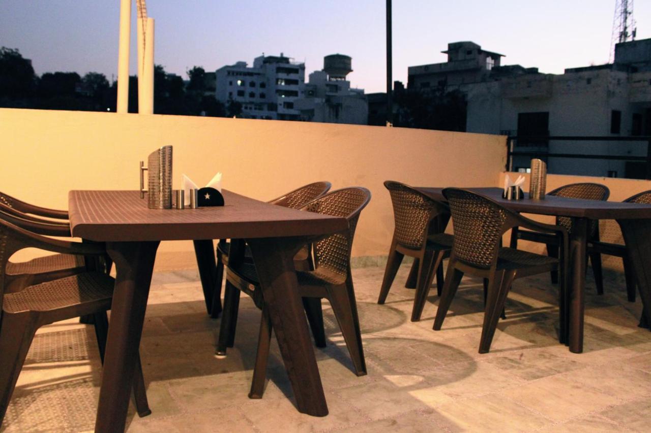 Maruti Group Of Hotels - Shri Naman Nāthdwāra Dış mekan fotoğraf