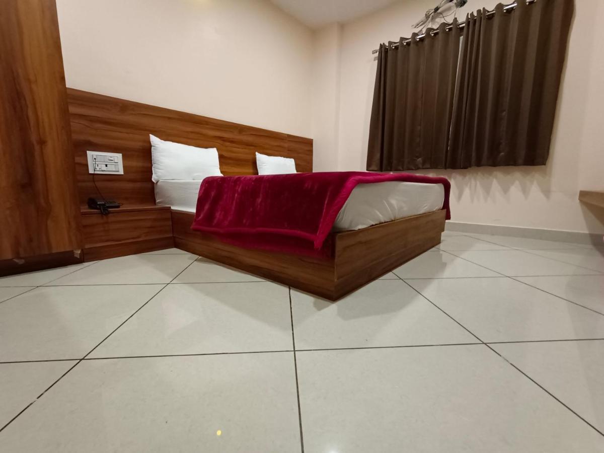 Maruti Group Of Hotels - Shri Naman Nāthdwāra Dış mekan fotoğraf