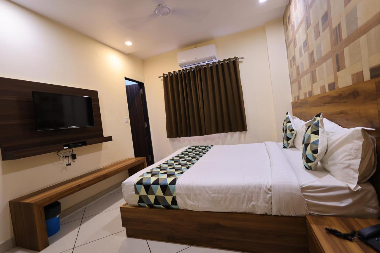 Maruti Group Of Hotels - Shri Naman Nāthdwāra Dış mekan fotoğraf