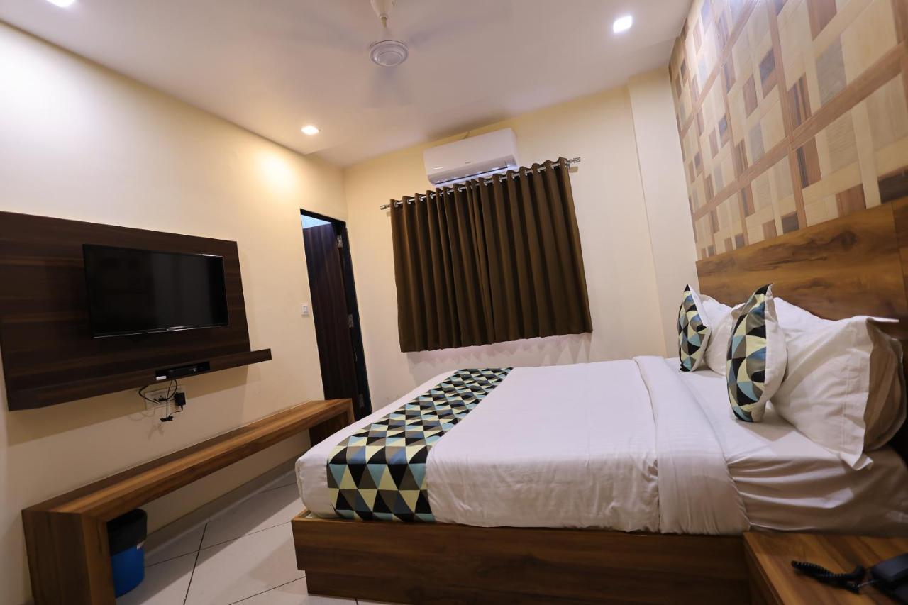 Maruti Group Of Hotels - Shri Naman Nāthdwāra Dış mekan fotoğraf