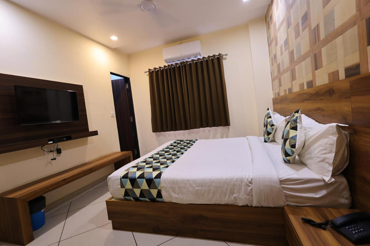 Maruti Group Of Hotels - Shri Naman Nāthdwāra Dış mekan fotoğraf