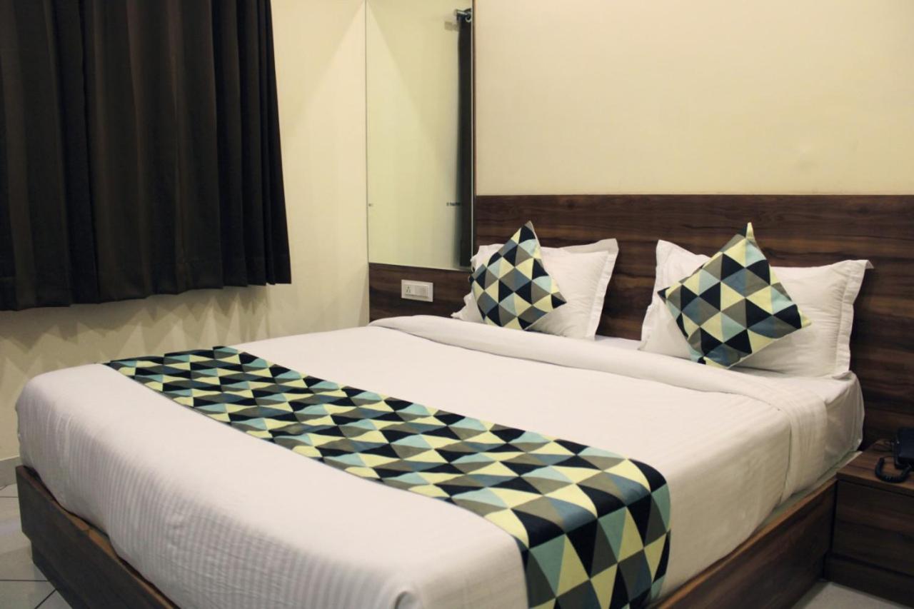 Maruti Group Of Hotels - Shri Naman Nāthdwāra Dış mekan fotoğraf