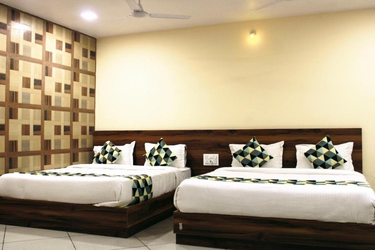 Maruti Group Of Hotels - Shri Naman Nāthdwāra Dış mekan fotoğraf