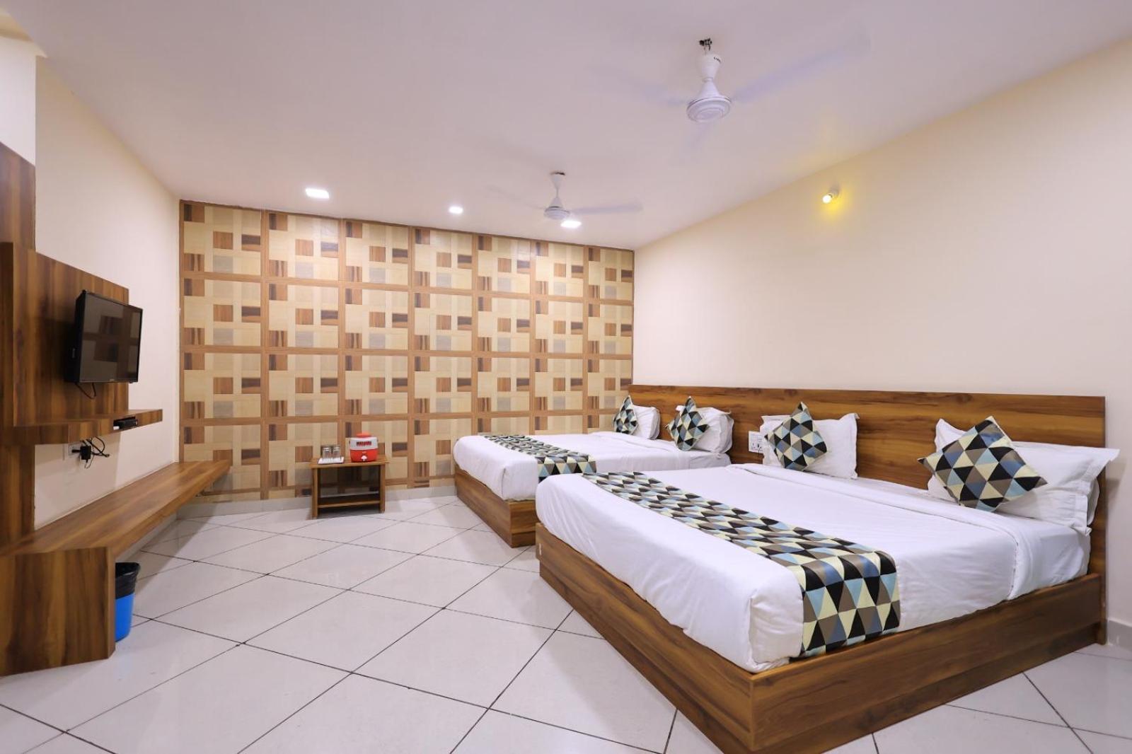 Maruti Group Of Hotels - Shri Naman Nāthdwāra Dış mekan fotoğraf